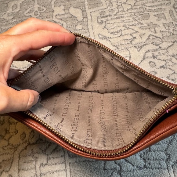 Margot Cognac Leather
Dual Compartment leather clutch - Picture 3 of 10